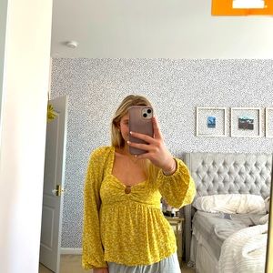 Yellow floral American Eagle long sleeve blouse.